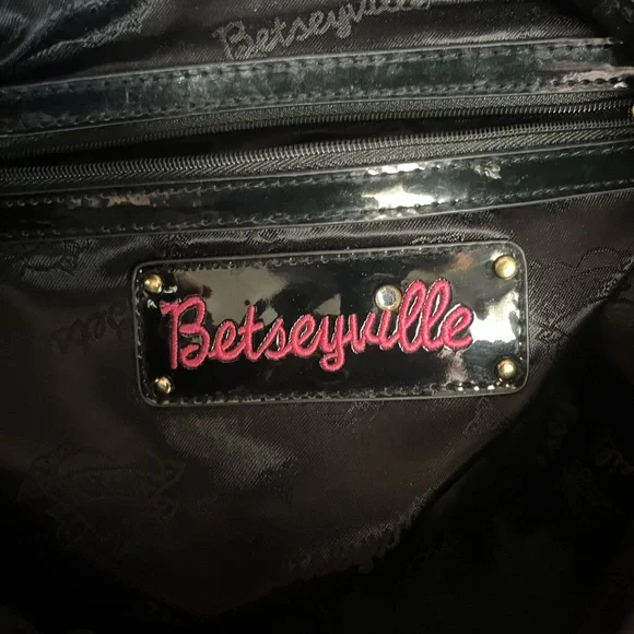 Betsey Johnson Black and Red Lips Tote - Picture 6 of 7